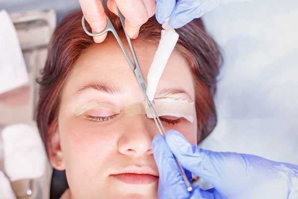 Aesthetic eyelid (blepharoplasty) operation
